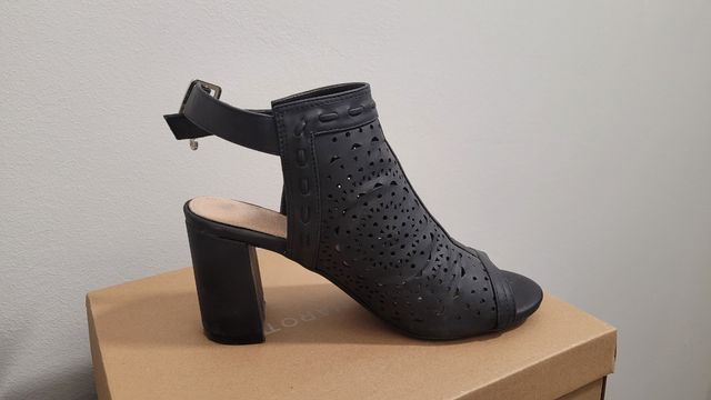 Zapatos negros verano - tacones