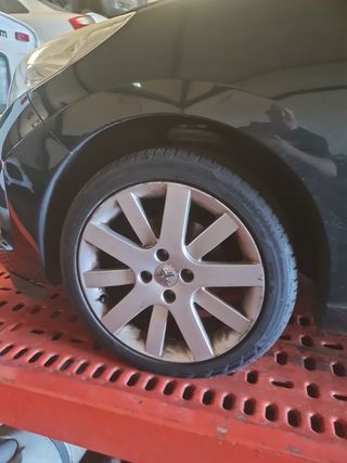Peugeot 207 1.4 gasolina - Despiece