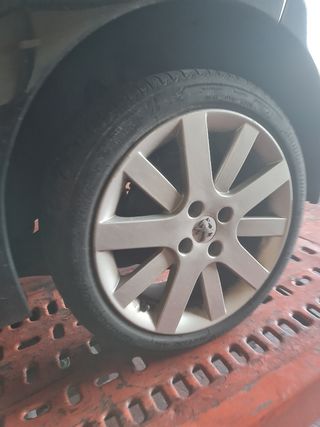 Peugeot 207 1.4 gasolina - Despiece