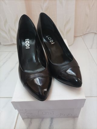 Zapatos Lodi negros de salón