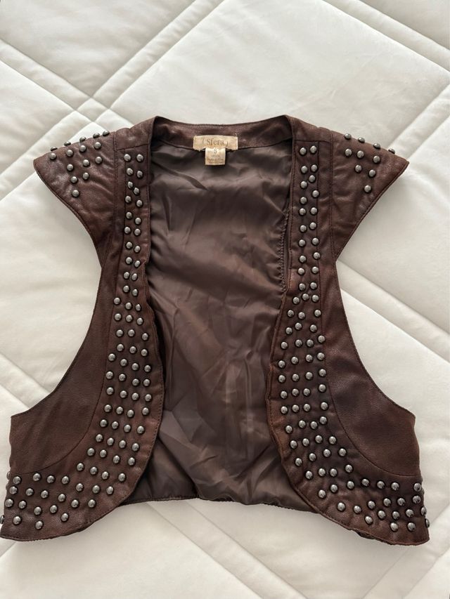 Chaleco marrón Sfera c/tachuelas - Talla S