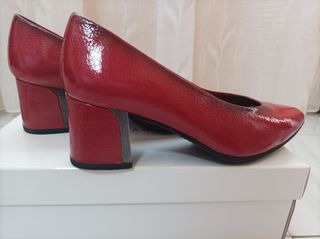 Zapato Hispanitas tacón medio rojo, talla 37