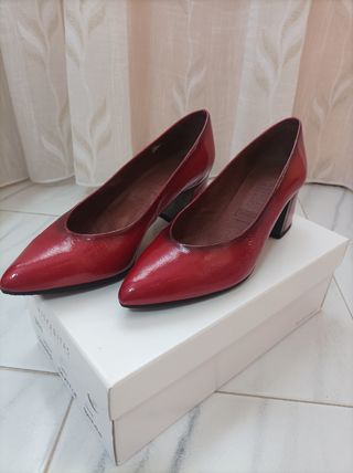 Zapato Hispanitas tacón medio rojo, talla 37