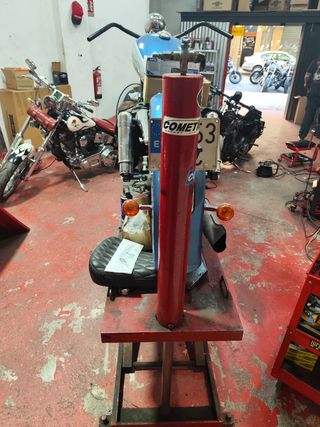 Elevador moto, taller mecánico