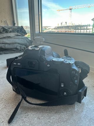 Canon EOS 200D - Cámara réflex