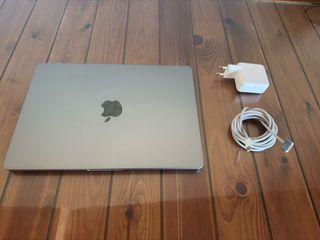 MacBook Air M3 16GB - Como nuevo