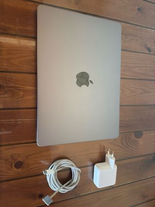 MacBook Air M3 16GB - Como nuevo