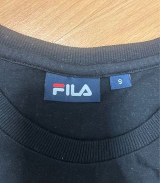 Camiseta Fila de chica talla S - negra y dorada