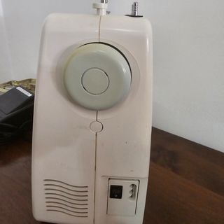 Maquina de coser eléctrica con pedal