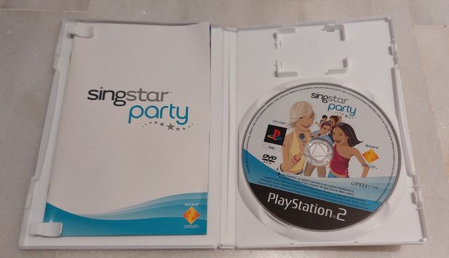 Juego SingStar Party PS2 + 2 Micros
