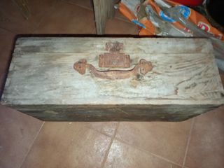 Caja madera antigua