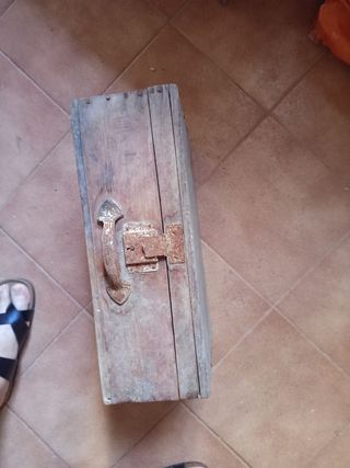 Caja madera antigua