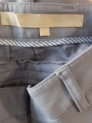 Pantalones chinos Silvian Heach grises