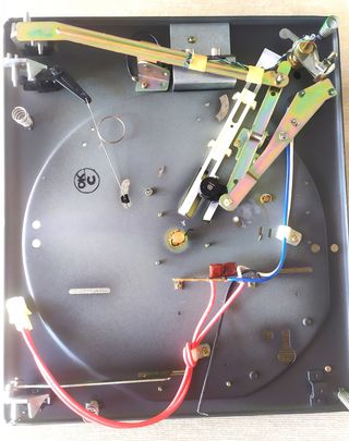 2 Giradiscos Sanyo - Impecables