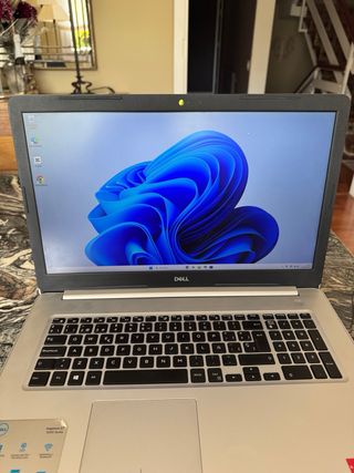 Dell Inspiron 17 5000 i7 - Portatile