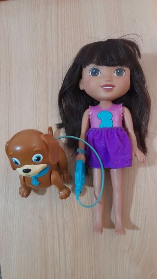 Muñeca Dora y Perrito Juguete