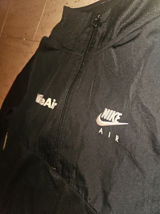 Sudadera Nike negra c/cuello alto
