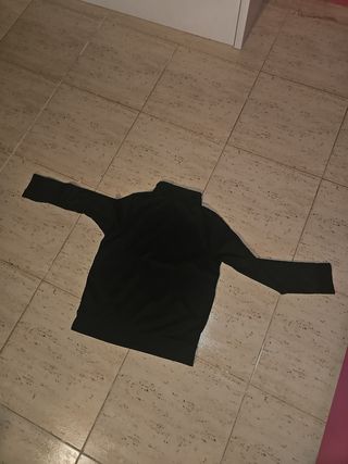 Sudadera Nike negra c/cuello alto