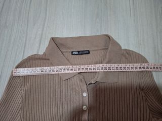 Camiseta canalé Zara manga larga
