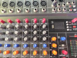 Mesa mezcladora 12 canales - Alta gama bluetooh