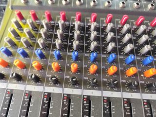 Mesa mezcladora 12 canales - Alta gama bluetooh