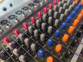 Mesa mezcladora 12 canales - Alta gama bluetooh