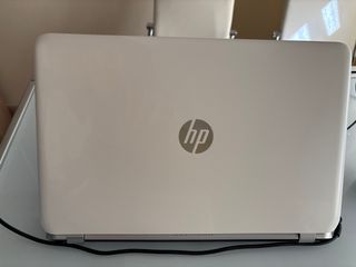 HP Pavilion: Portátil blanco plata