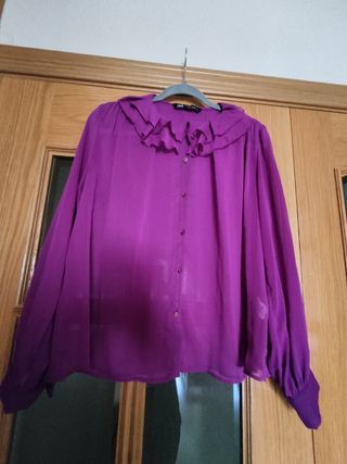 Blusa Zara morada XS - NUEVA