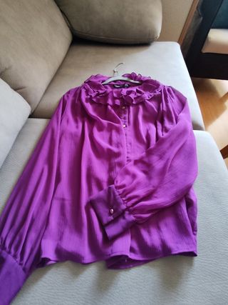 Blusa Zara morada XS - NUEVA