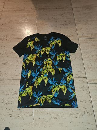Camiseta Adidas estampada