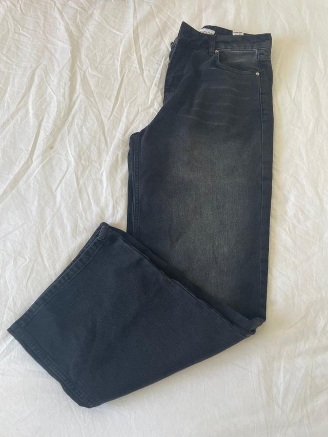 Vaqueros Bershka negros -talla 38