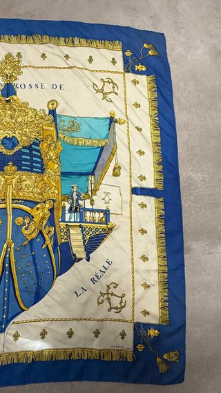 Pañuelo Hermès Paris en seda. vintage. 88x86 ccms