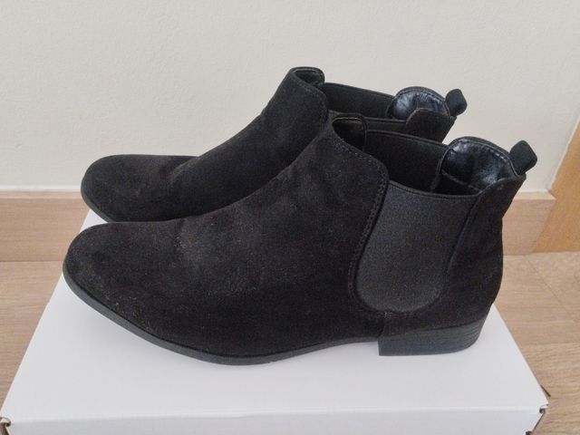 Botines negros de ante