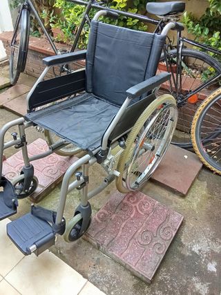 Silla de ruedas plegable