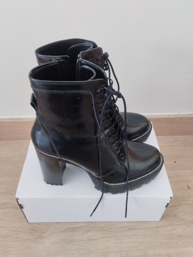 Botines negros tacón alto