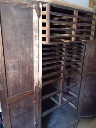 Mueble madera con cajones