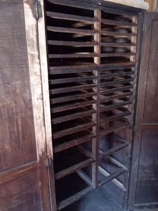 Mueble madera con cajones