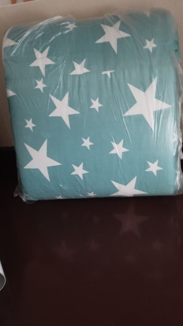 Protector cuna 200x30cm - estrellas