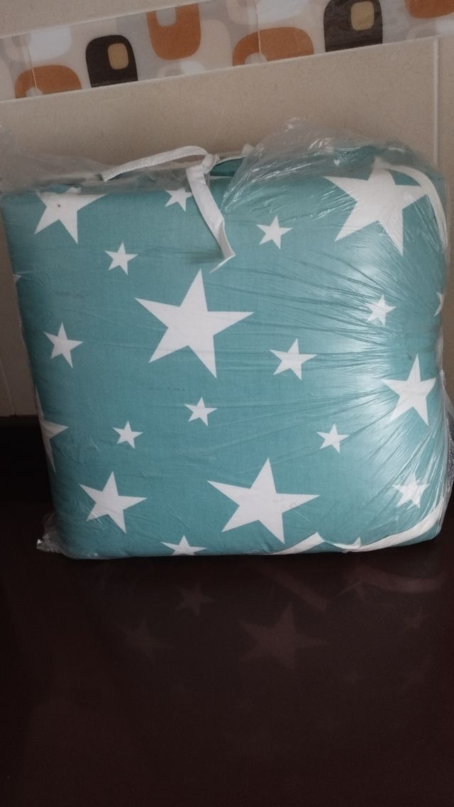 Protector cuna 200x30cm - estrellas