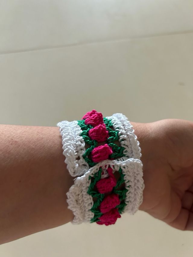 Choker y brazalete tejidos a crochet