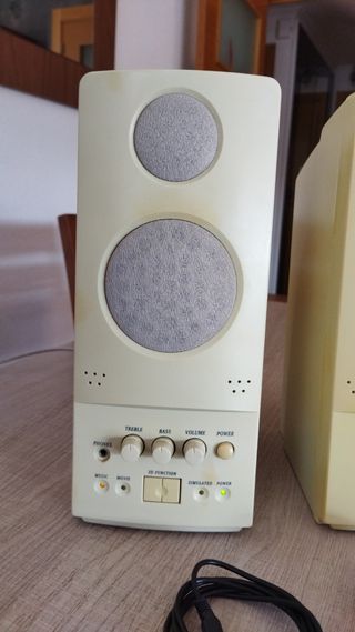 Altavoces PC beige