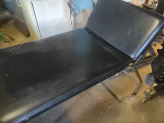 Camilla de masaje y mesa