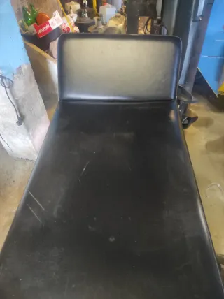 Camilla de masaje y mesa