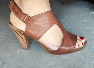 Sandalias Fiordi piel marrón