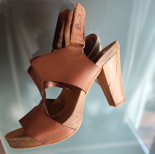 Sandalias Fiordi piel marrón