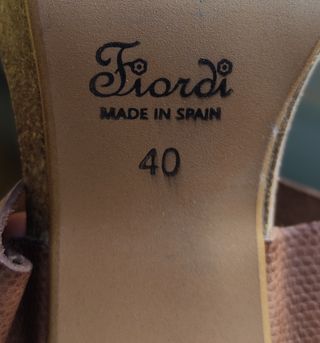 Sandalias Fiordi piel marrón