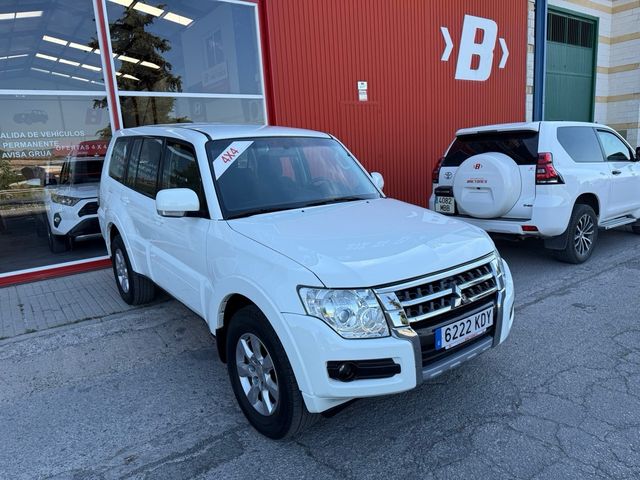 Mitsubishi Montero 2017