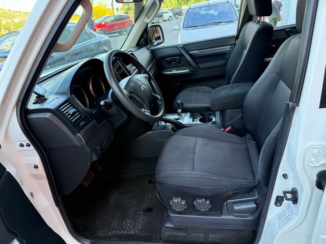Mitsubishi Montero 2017
