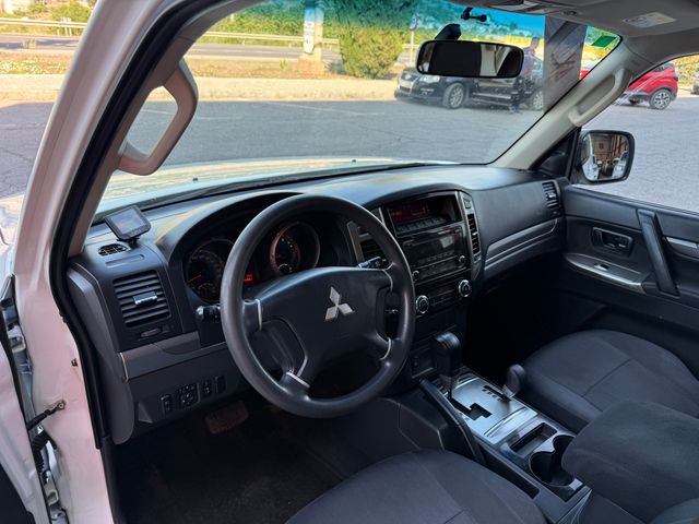 Mitsubishi Montero 2017