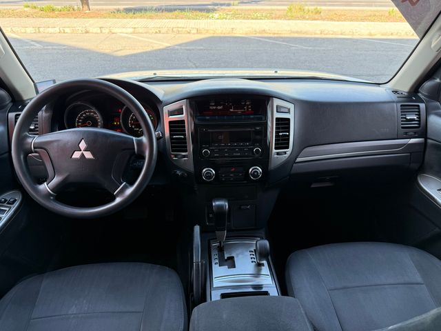 Mitsubishi Montero 2017